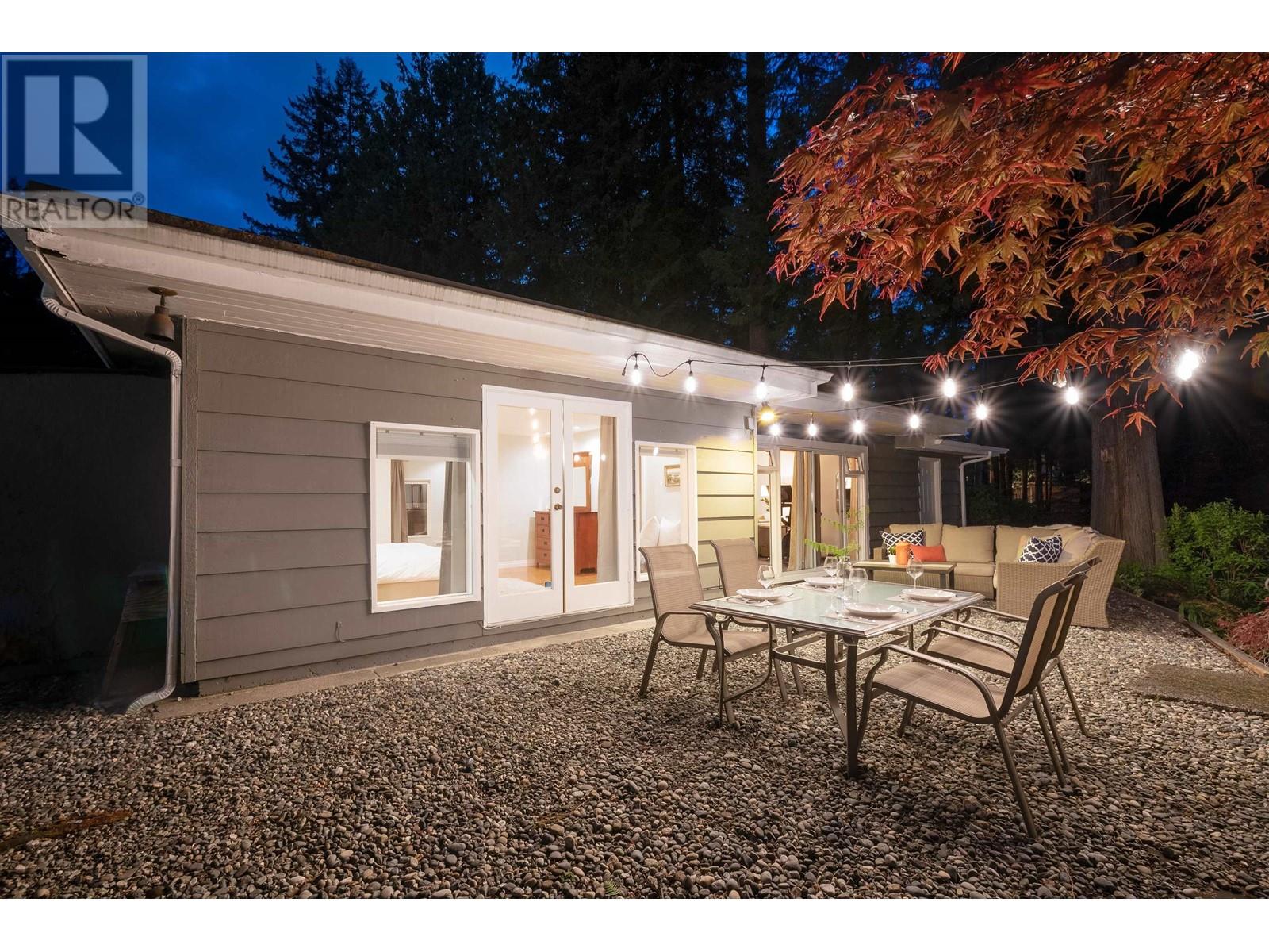 2052 Mackay Avenue, North Vancouver, British Columbia  V7P 2M7 - Photo 21 - R2828027
