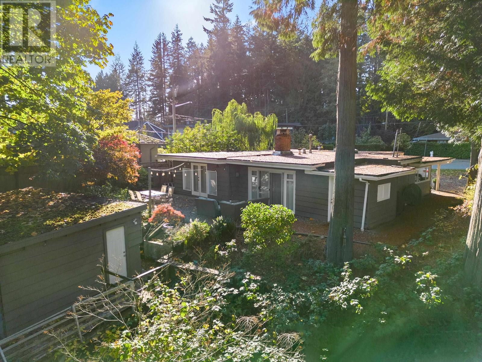 2052 Mackay Avenue, North Vancouver, British Columbia  V7P 2M7 - Photo 25 - R2828027