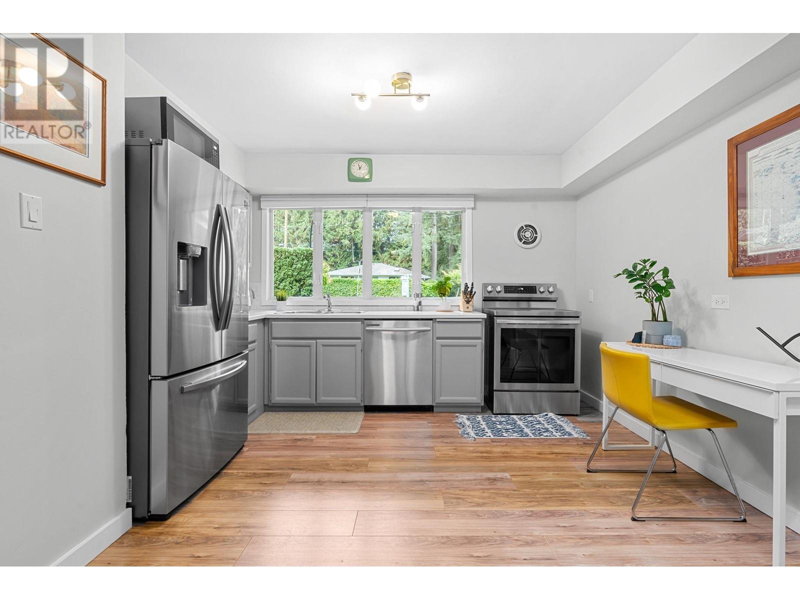 2052 Mackay Avenue, North Vancouver, British Columbia  V7P 2M7 - Photo 4 - R2828027