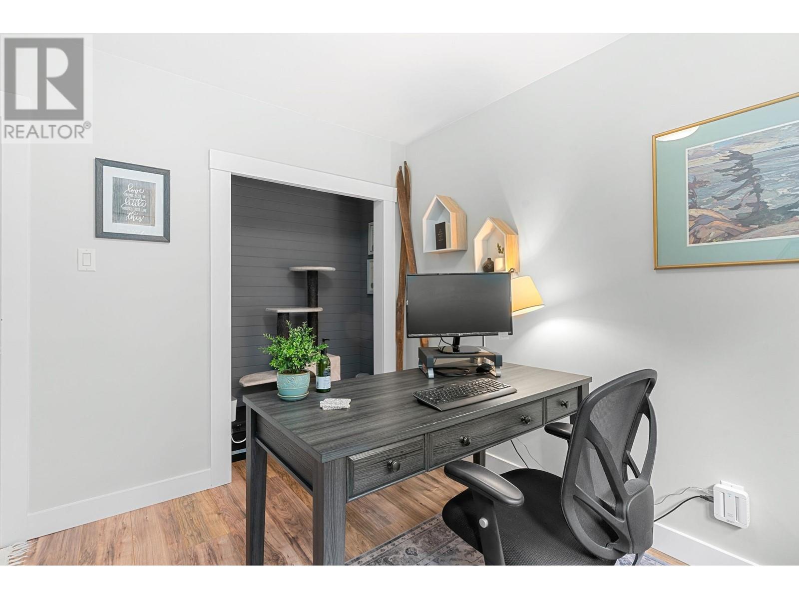2052 Mackay Avenue, North Vancouver, British Columbia  V7P 2M7 - Photo 8 - R2828027