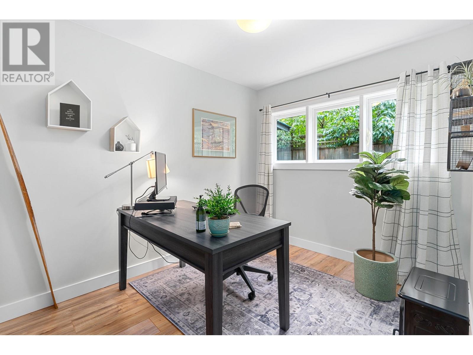 2052 Mackay Avenue, North Vancouver, British Columbia  V7P 2M7 - Photo 9 - R2828027