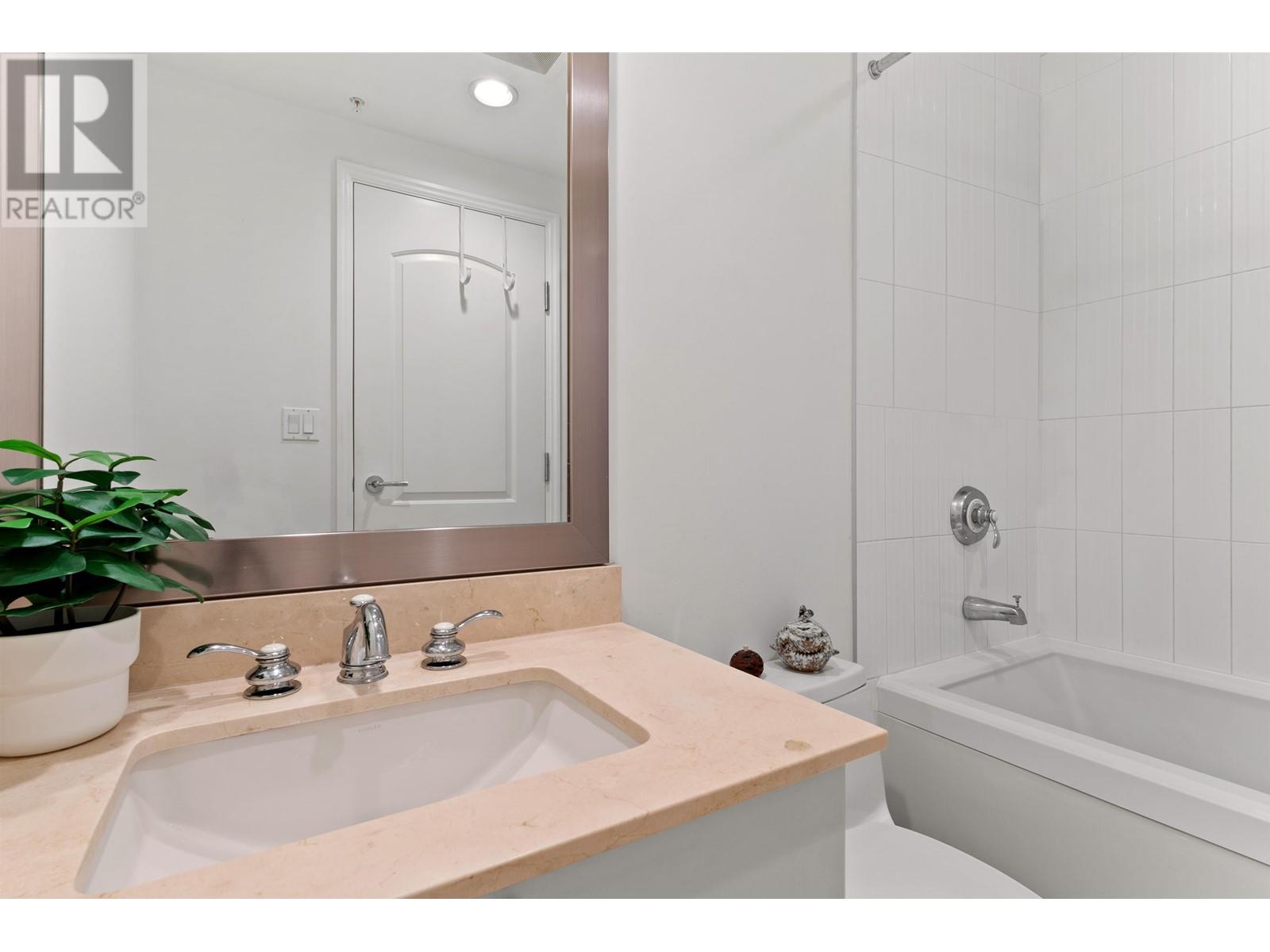 1001 172 Victory Ship Way, North Vancouver, British Columbia  V7L 0B5 - Photo 13 - R2811422