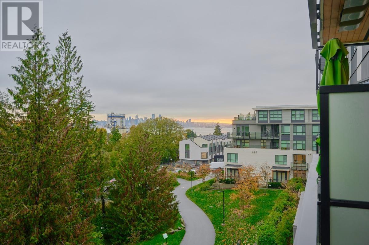 307 733 E 3rd Street, North Vancouver, British Columbia  V7L 1G8 - Photo 3 - R2826562