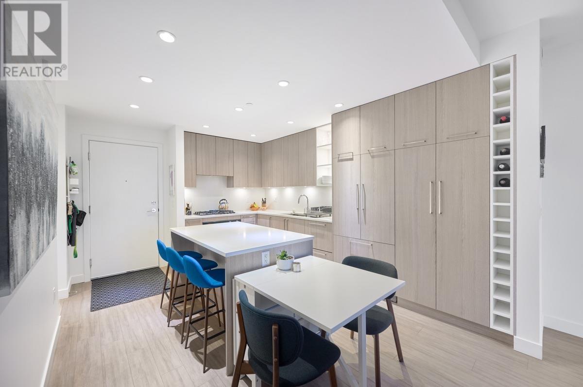 307 733 E 3rd Street, North Vancouver, British Columbia  V7L 1G8 - Photo 5 - R2826562