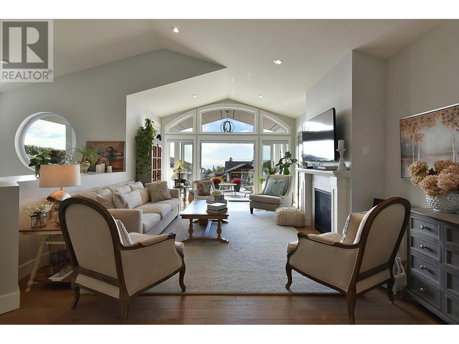 6368 Samron Road, Sechelt, British Columbia  V7Z 0N6 - Photo 10 - R2825834