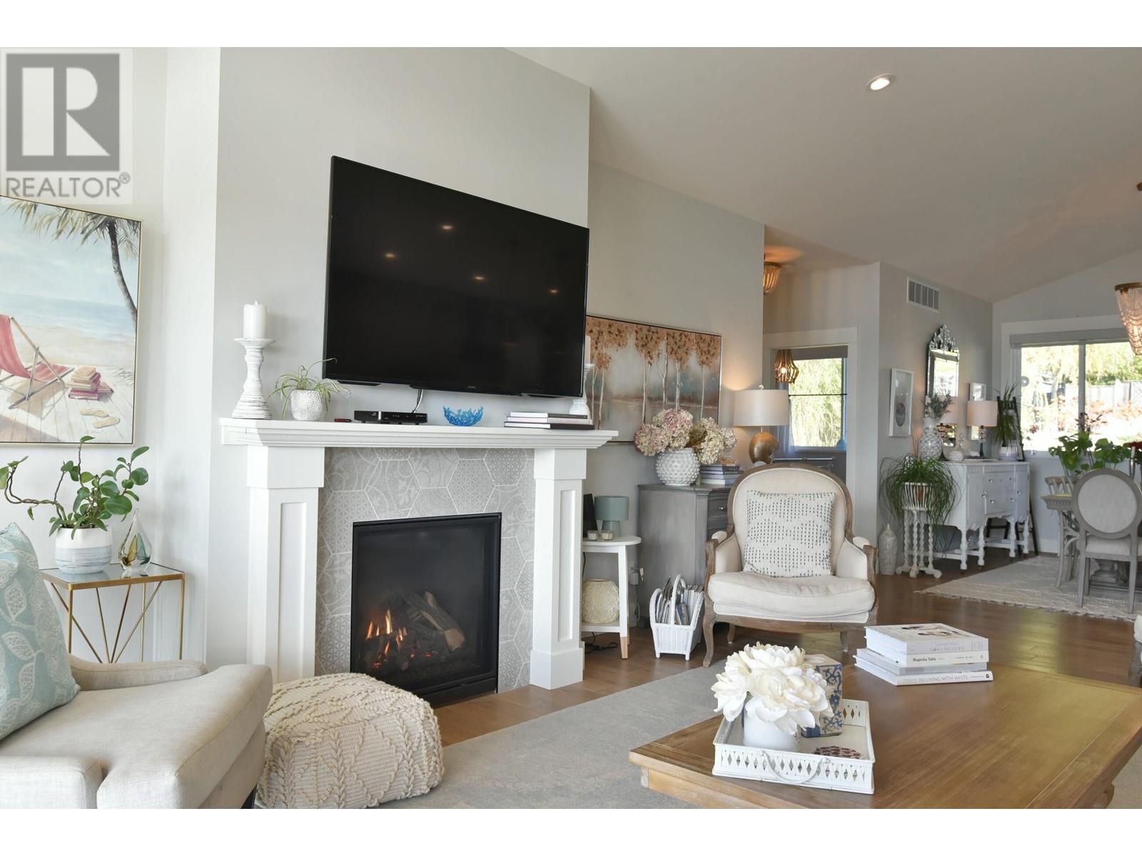 6368 Samron Road, Sechelt, British Columbia  V7Z 0N6 - Photo 12 - R2825834