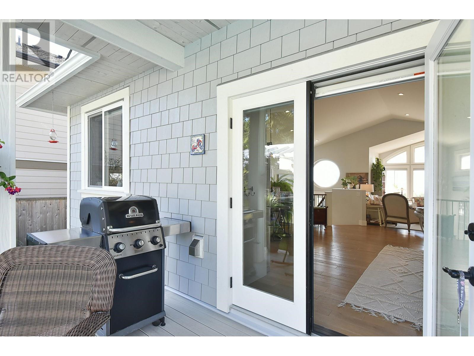 6368 Samron Road, Sechelt, British Columbia  V7Z 0N6 - Photo 23 - R2825834