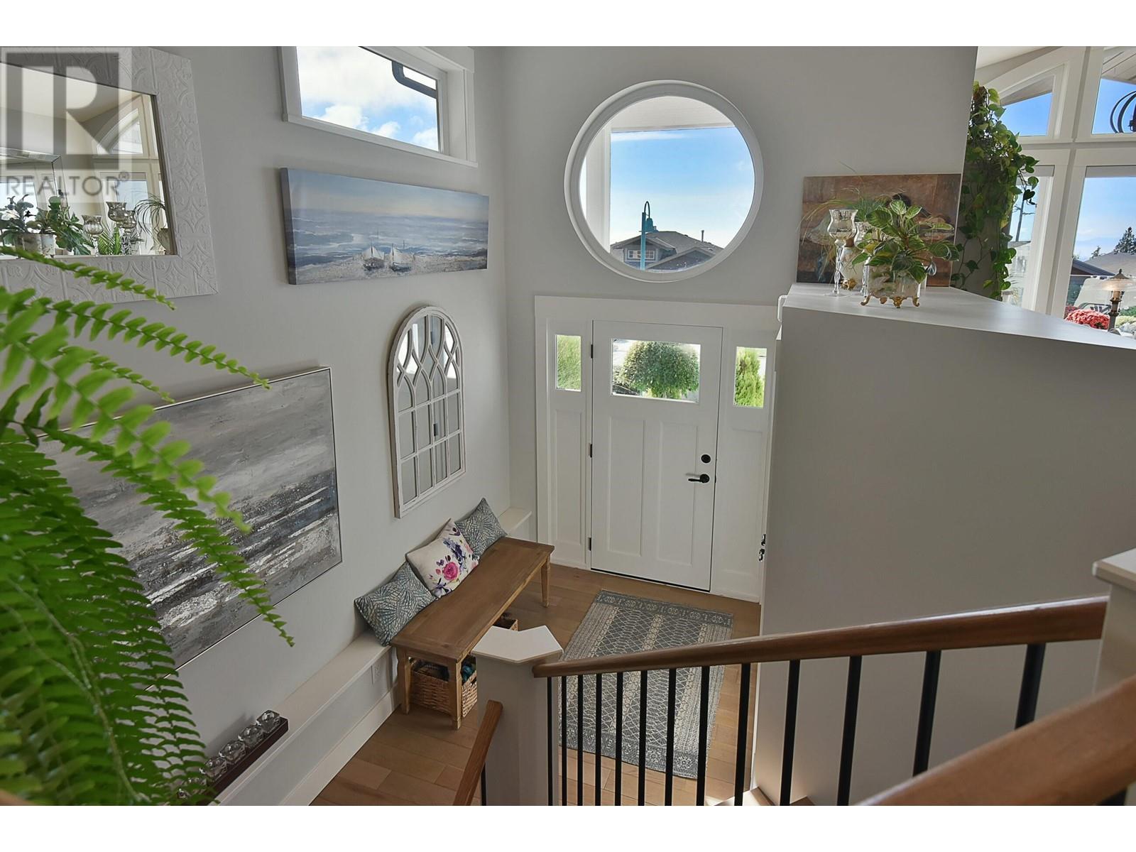 6368 Samron Road, Sechelt, British Columbia  V7Z 0N6 - Photo 6 - R2825834