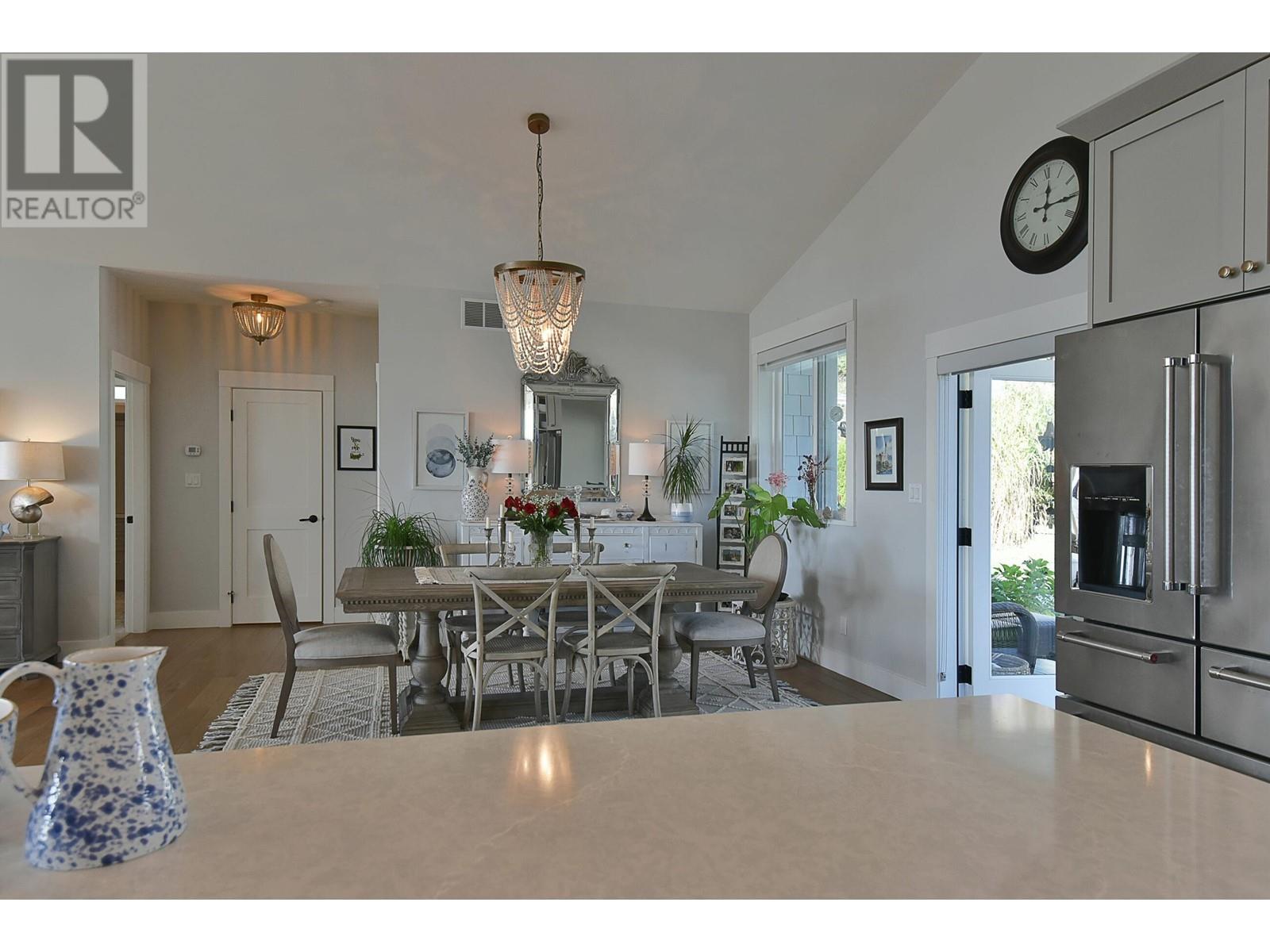6368 Samron Road, Sechelt, British Columbia  V7Z 0N6 - Photo 8 - R2825834