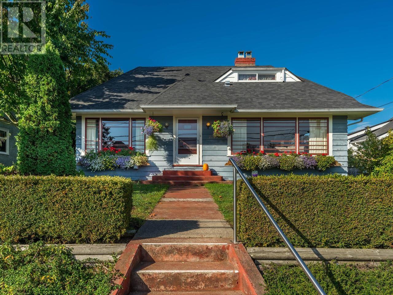 1007 EDINBURGH STREET, new westminster, British Columbia