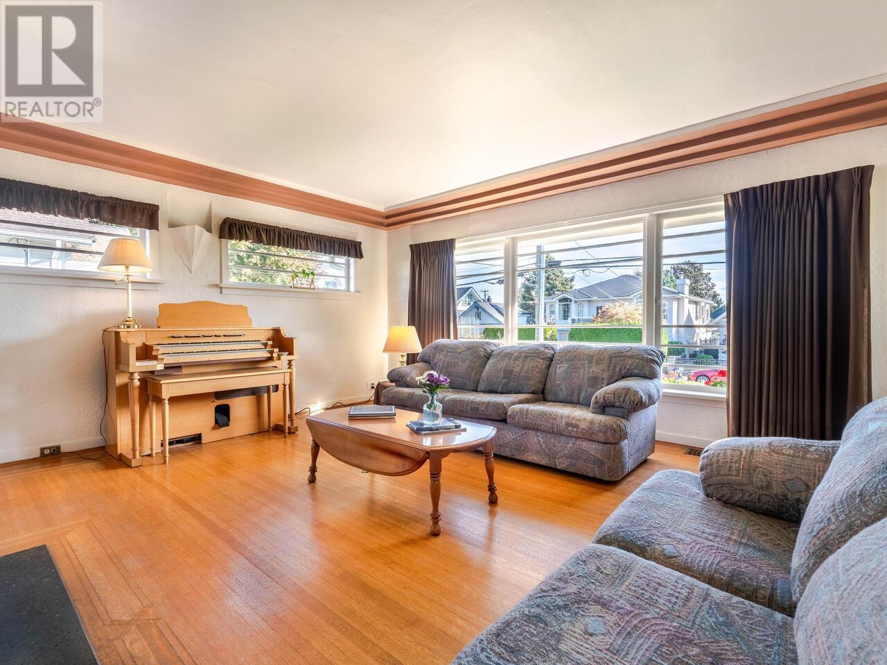 1007 Edinburgh Street, New Westminster, British Columbia  V3M 2V4 - Photo 5 - R2828069