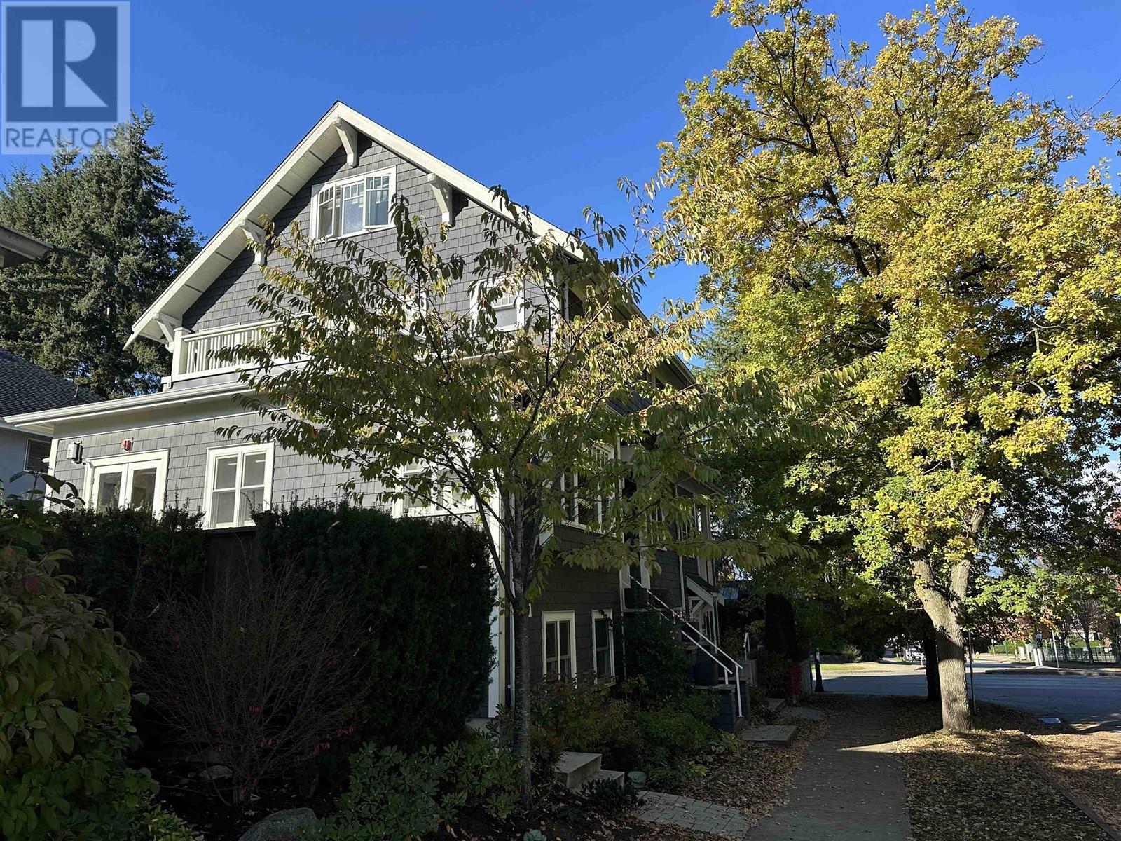 3217 Columbia Street, Vancouver, British Columbia  V5Y 3G7 - Photo 2 - R2825390