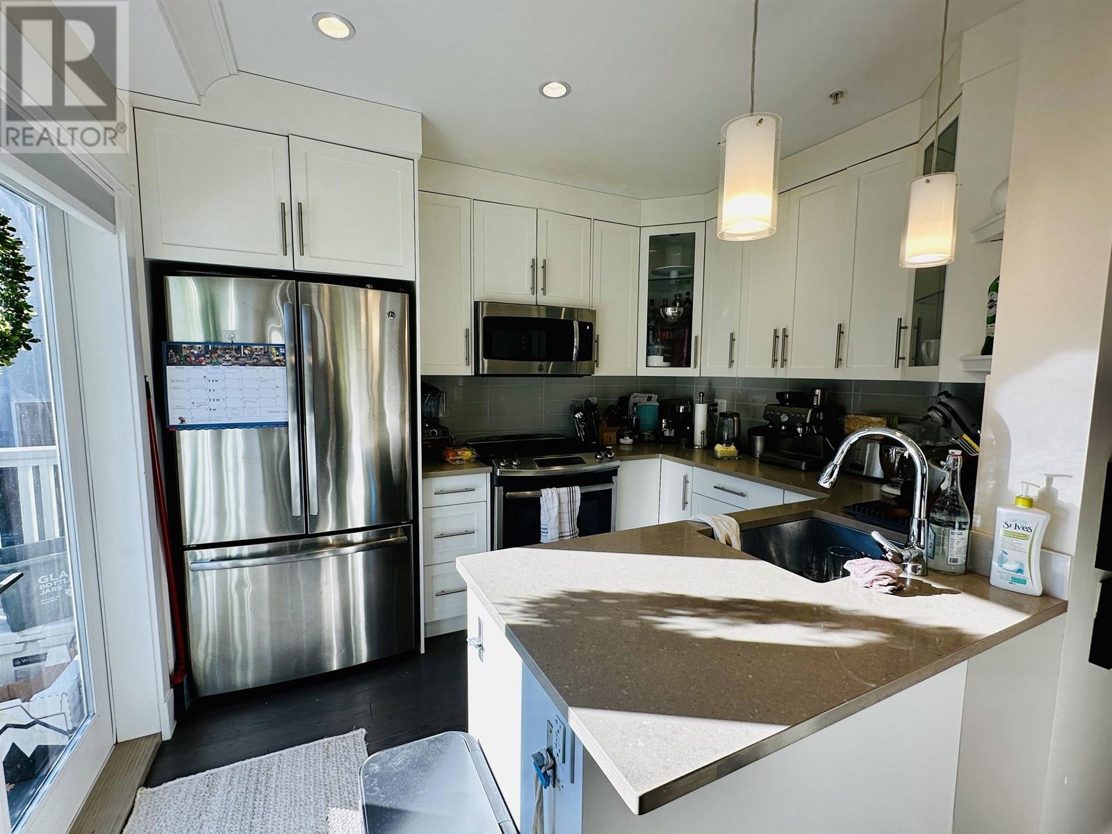 3217 Columbia Street, Vancouver, British Columbia  V5Y 3G7 - Photo 13 - R2825390