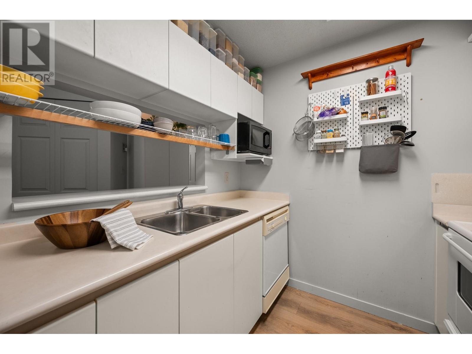 203 4990 Mcgeer Street, Vancouver, British Columbia  V5R 6C1 - Photo 5 - R2828097