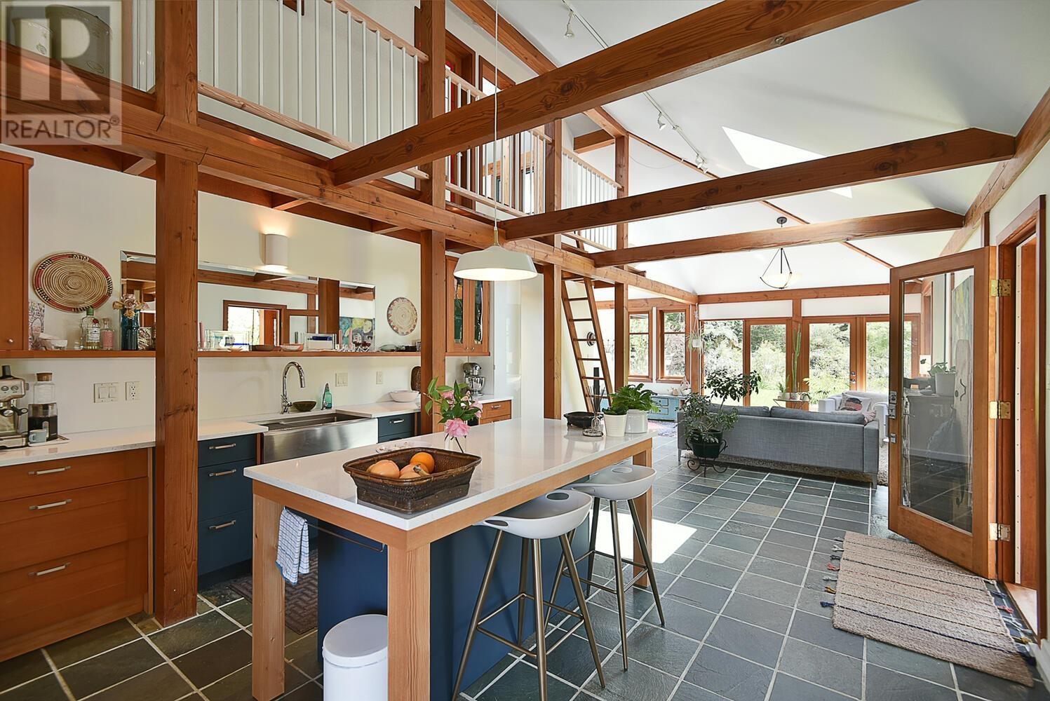 15376 HALLOWELL ROAD, madeira park, British Columbia