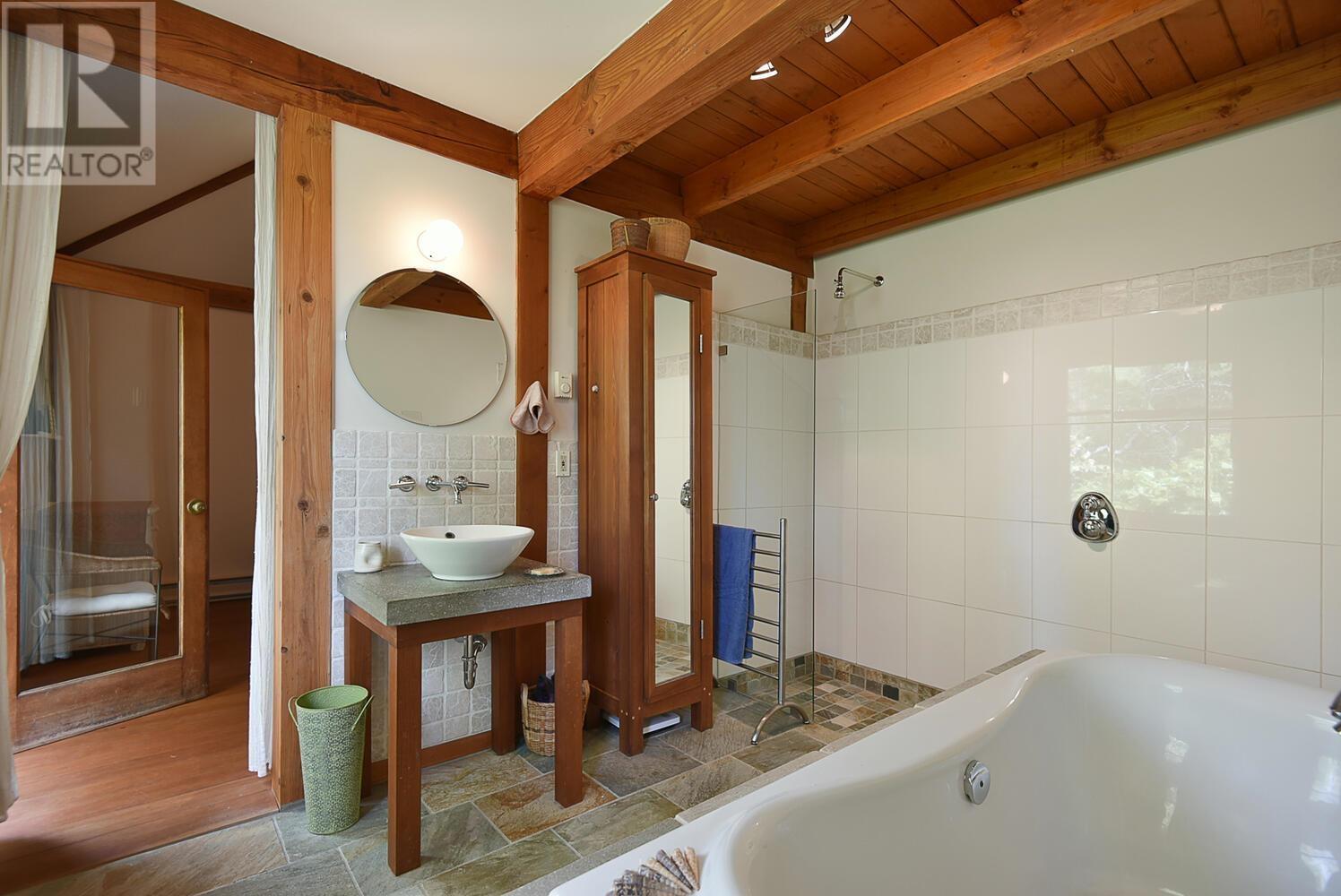 15376 Hallowell Road, Madeira Park, British Columbia  V0N 2H1 - Photo 12 - R2828077