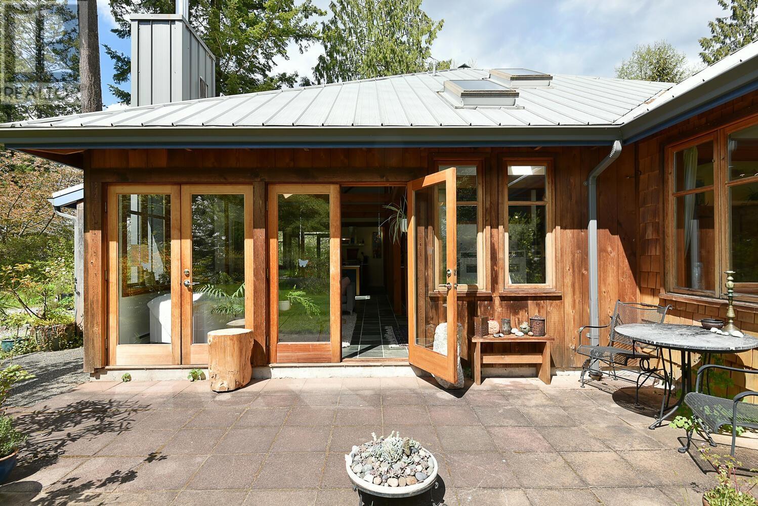 15376 Hallowell Road, Madeira Park, British Columbia  V0N 2H1 - Photo 14 - R2828077