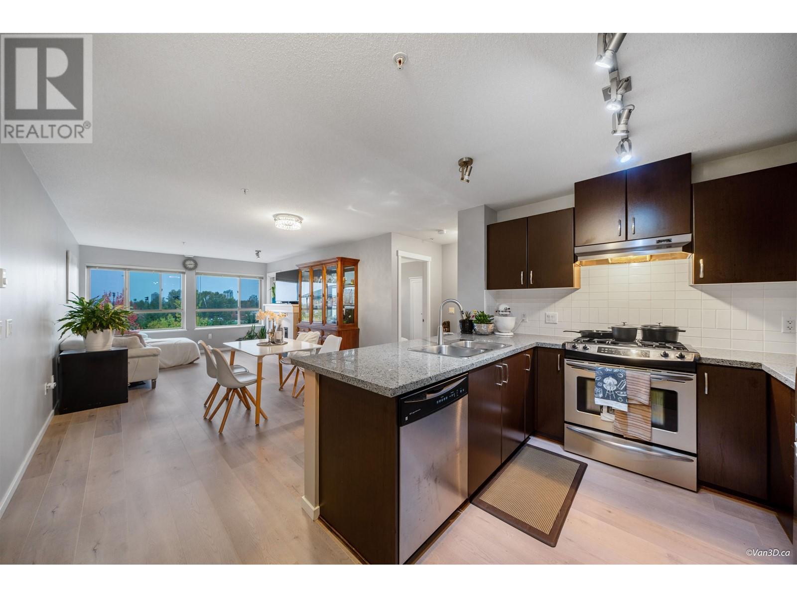 413 3132 Dayanee Springs Boulevard, Coquitlam, British Columbia  V3E 0B5 - Photo 4 - R2826910