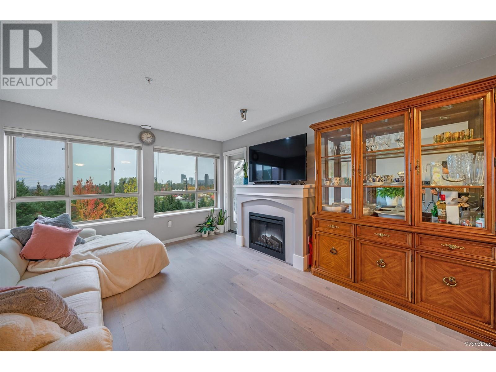 413 3132 Dayanee Springs Boulevard, Coquitlam, British Columbia  V3E 0B5 - Photo 3 - R2826910