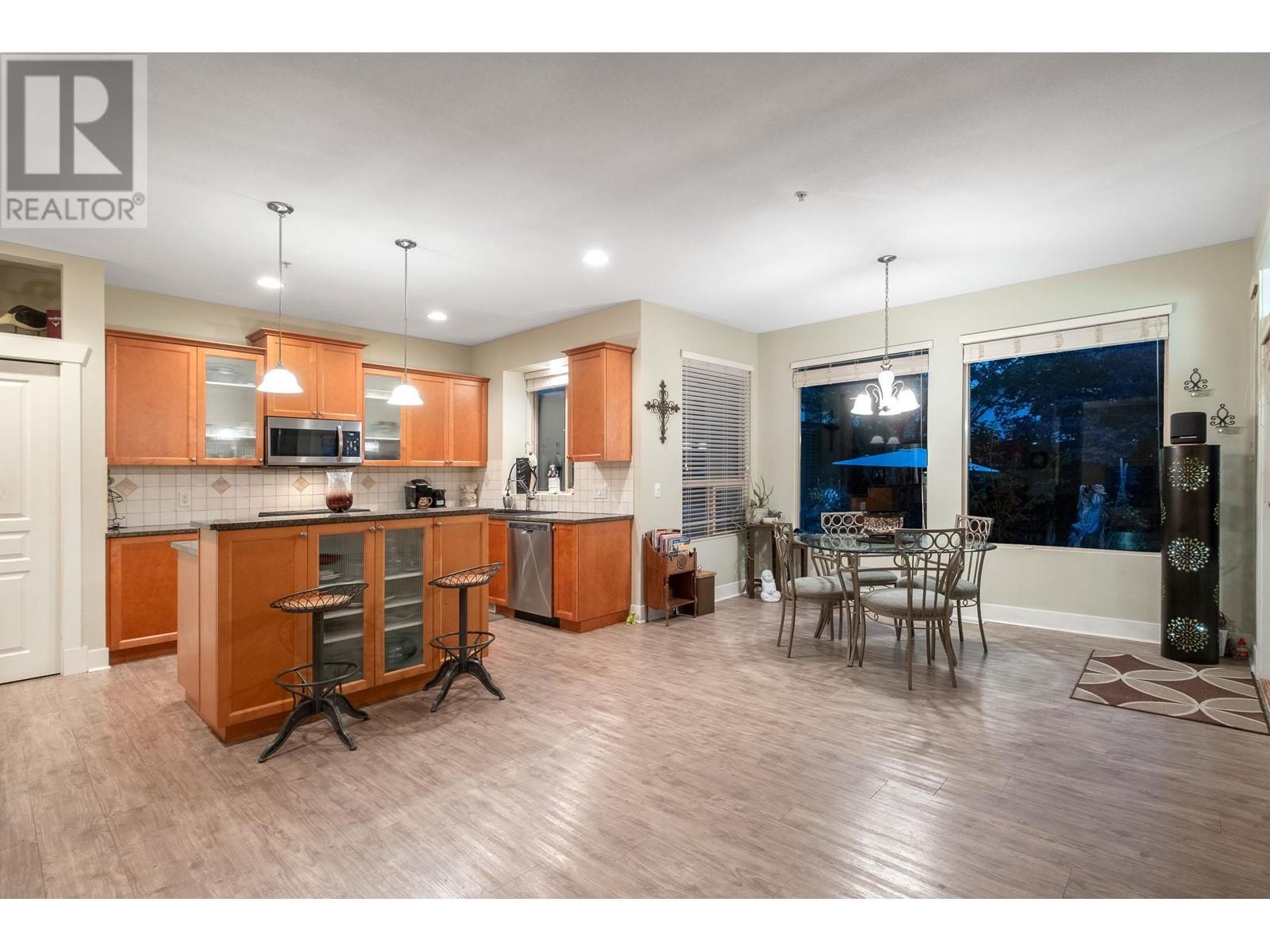 24782 Mcclure Drive, Maple Ridge, British Columbia  V2W 0A5 - Photo 10 - R2827821