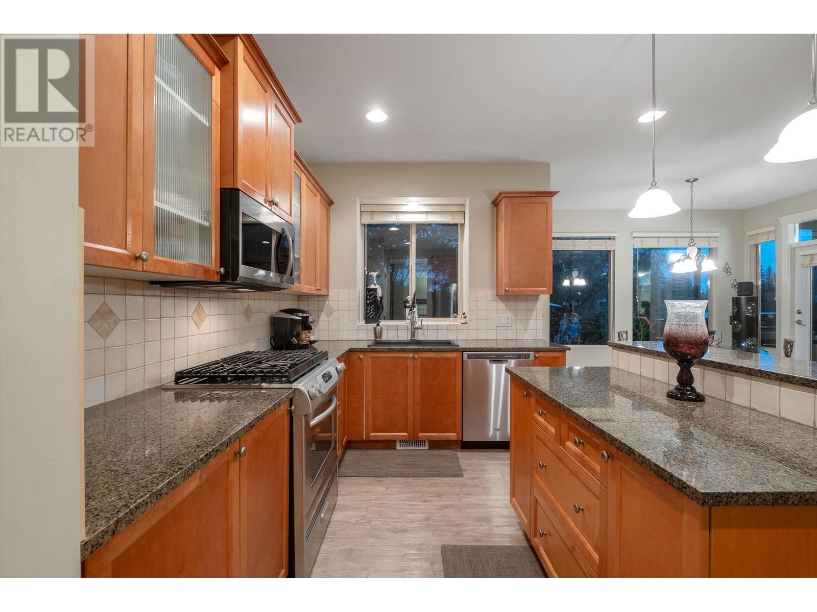 24782 Mcclure Drive, Maple Ridge, British Columbia  V2W 0A5 - Photo 13 - R2827821
