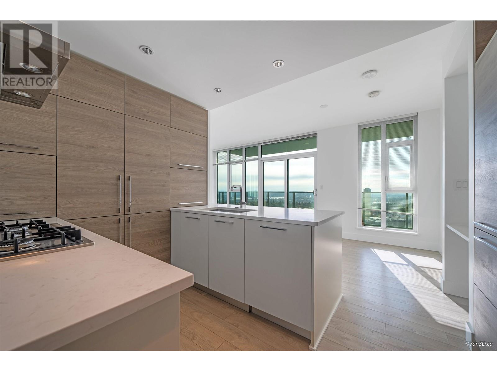 2408 7388 Kingsway, Burnaby, British Columbia  V3N 0G9 - Photo 4 - R2827640