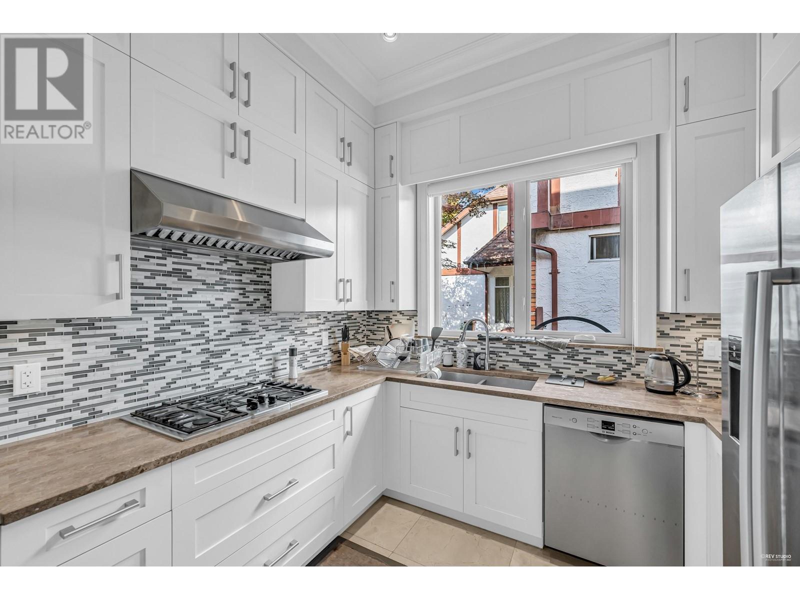 5578 Elizabeth Street, Vancouver, British Columbia  V5Y 3J9 - Photo 14 - R2827817