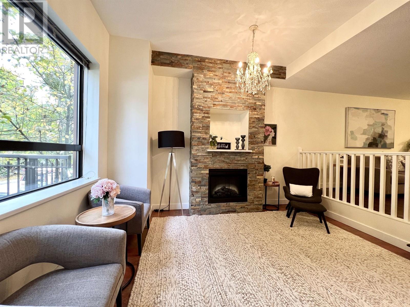 406 Westview Street, Coquitlam, British Columbia  V3K 0A3 - Photo 4 - R2827366
