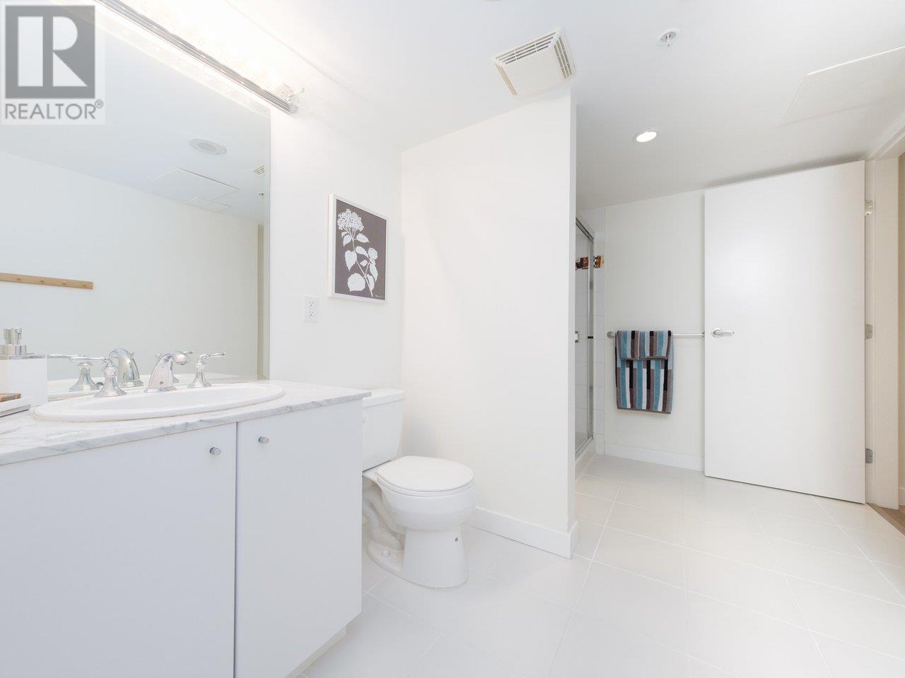 303 188 E Esplanade, North Vancouver, British Columbia  V7L 4Y1 - Photo 24 - R2804113