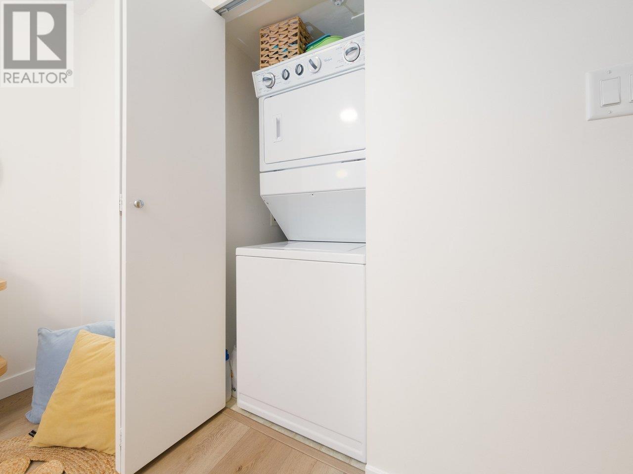 303 188 E Esplanade, North Vancouver, British Columbia  V7L 4Y1 - Photo 26 - R2804113