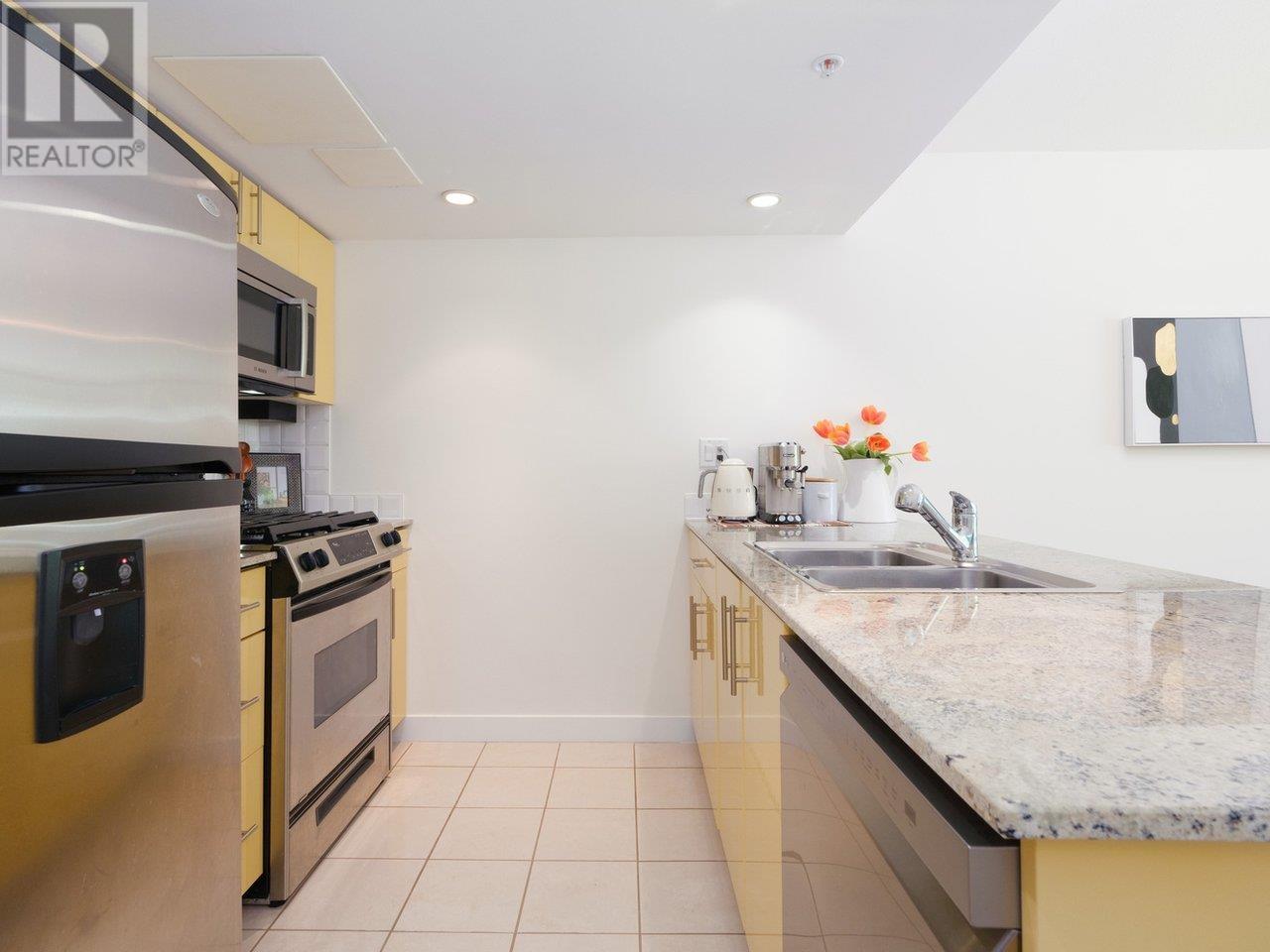 303 188 E Esplanade, North Vancouver, British Columbia  V7L 4Y1 - Photo 13 - R2804113
