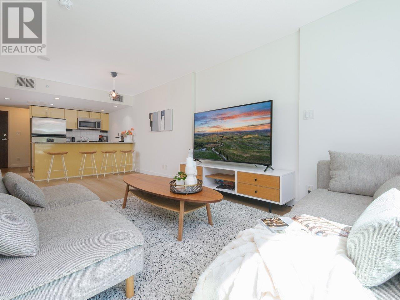 303 188 E Esplanade, North Vancouver, British Columbia  V7L 4Y1 - Photo 9 - R2804113