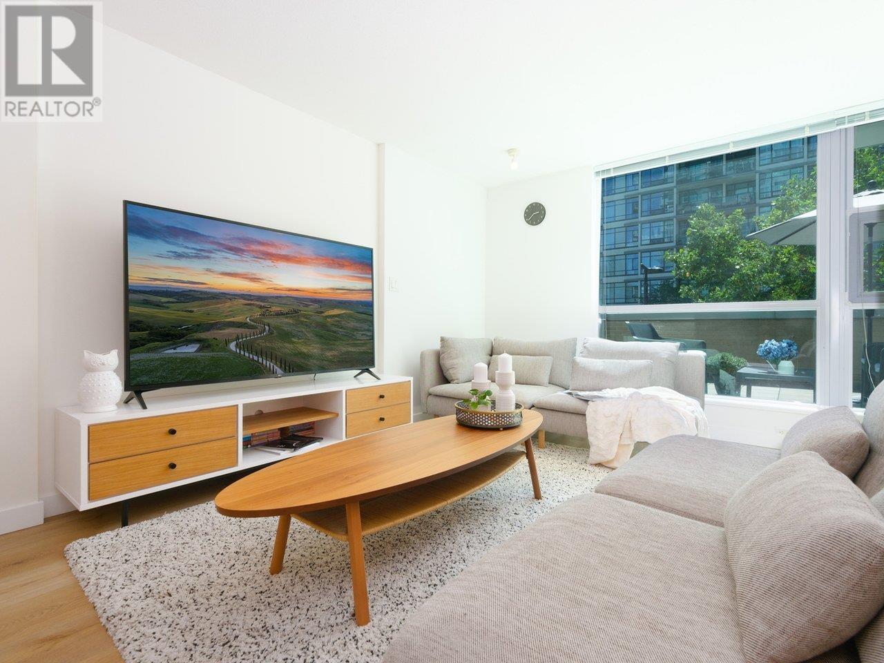 303 188 E Esplanade, North Vancouver, British Columbia  V7L 4Y1 - Photo 8 - R2804113