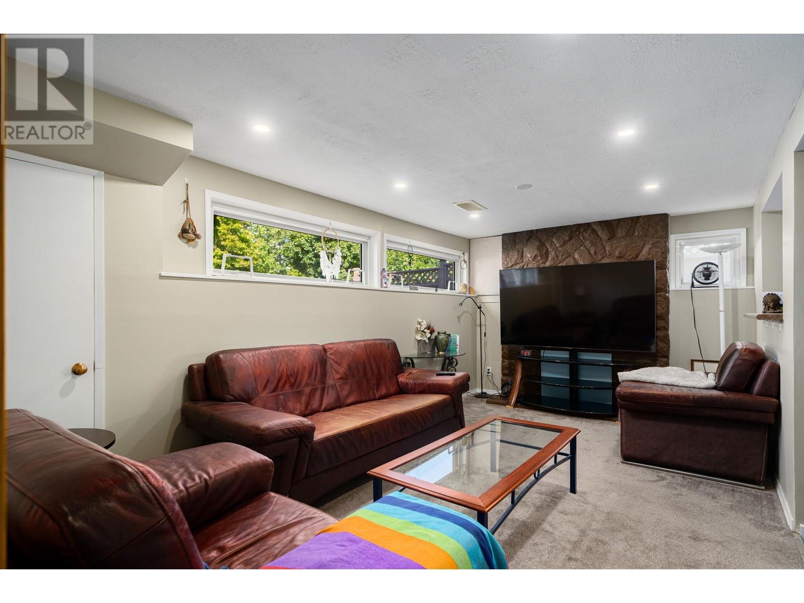 7490 Cariboo Road, Burnaby, British Columbia  V3N 4A7 - Photo 15 - R2805459