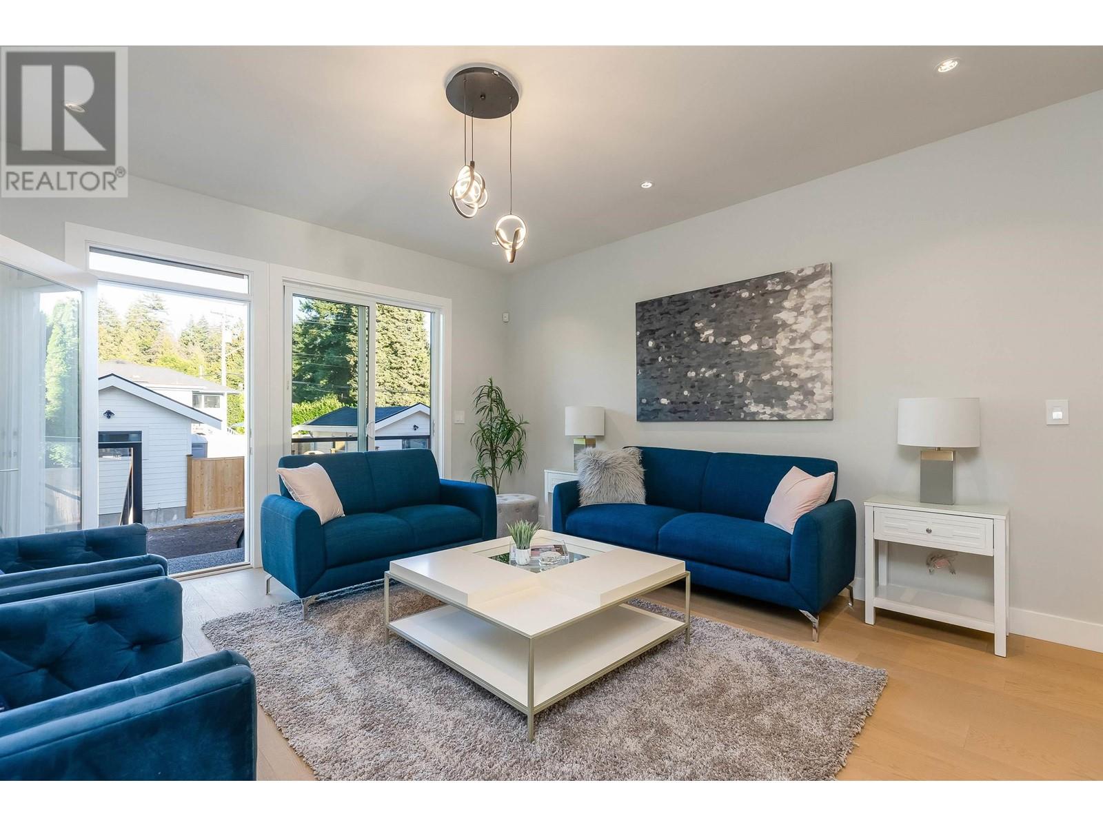 1742 Bewicke Avenue, North Vancouver, British Columbia  V7M 3C4 - Photo 4 - R2824863