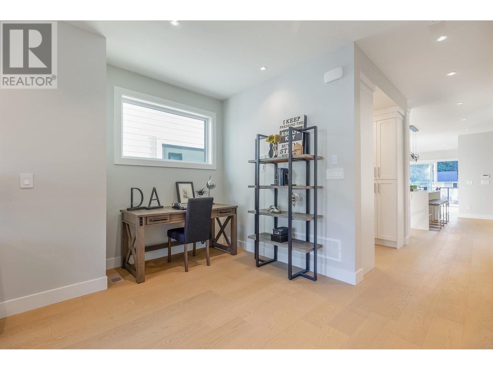 1742 Bewicke Avenue, North Vancouver, British Columbia  V7M 3C4 - Photo 7 - R2824863