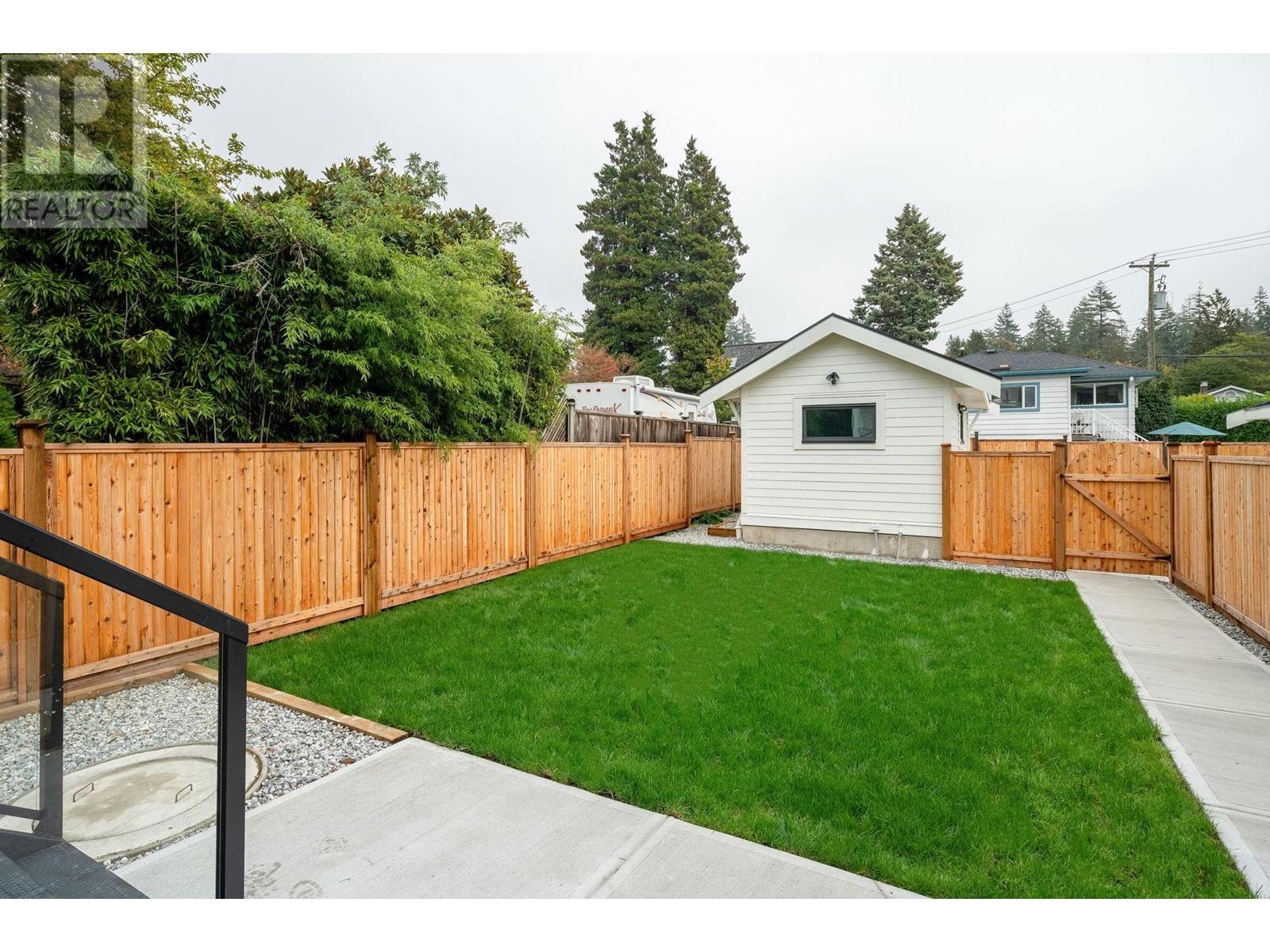 1742 Bewicke Avenue, North Vancouver, British Columbia  V7M 3C4 - Photo 23 - R2824863