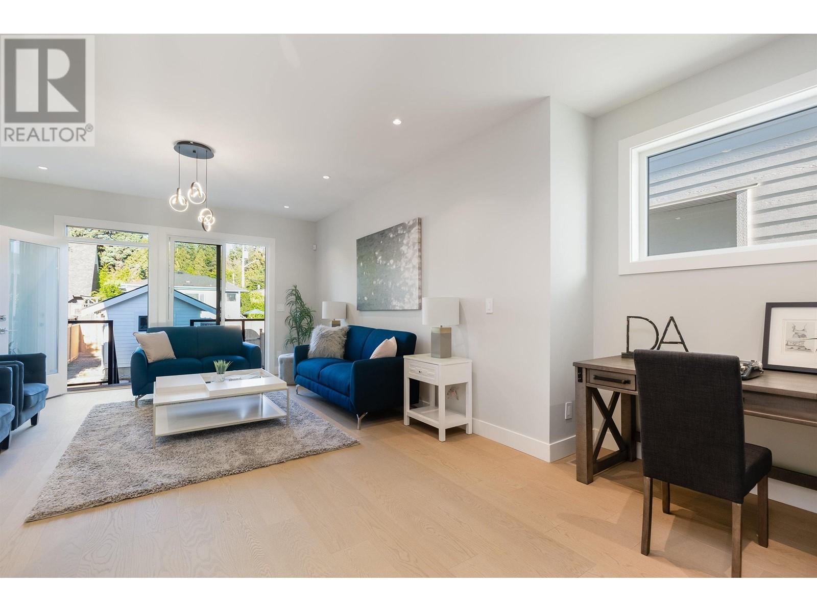 1742 Bewicke Avenue, North Vancouver, British Columbia  V7M 3C4 - Photo 6 - R2824863