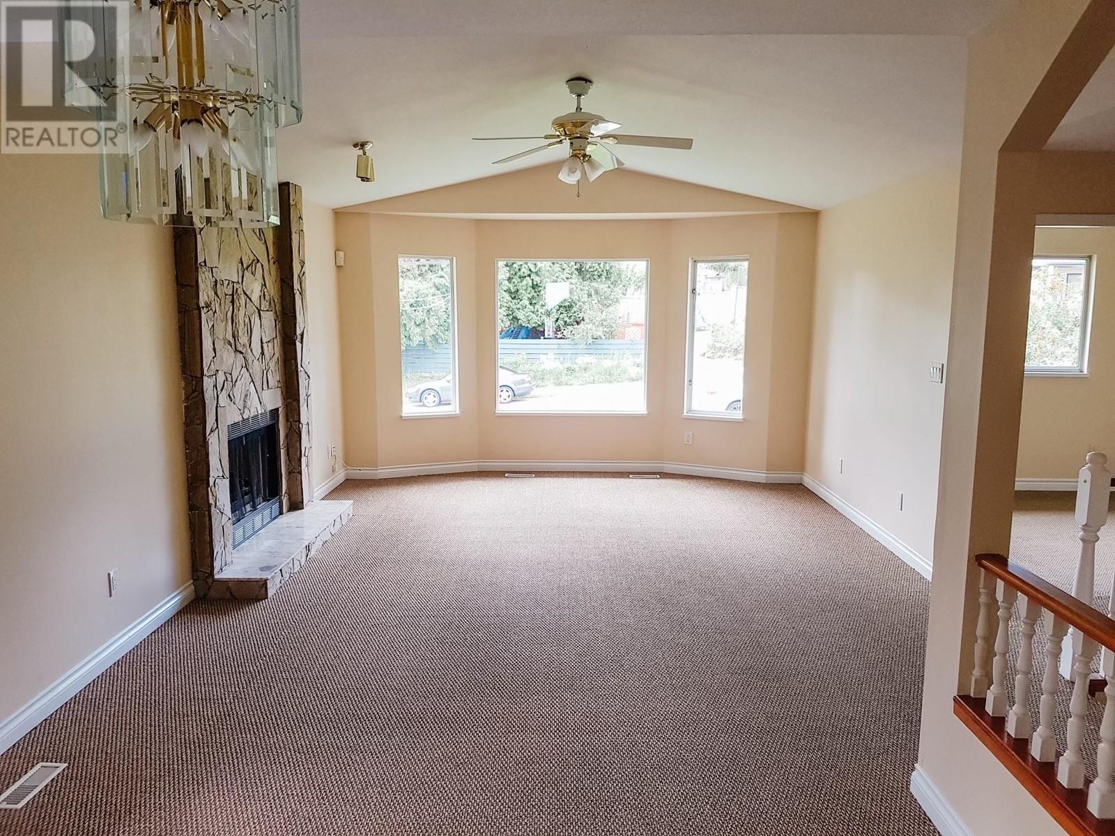 336 E Sixth Avenue, New Westminster, British Columbia  V3L 4H3 - Photo 3 - R2827266