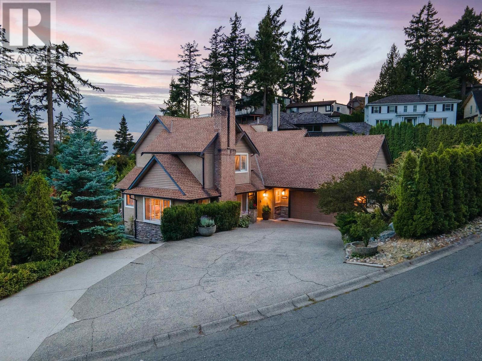 5084 PINETREE CRESCENT, west vancouver, British Columbia
