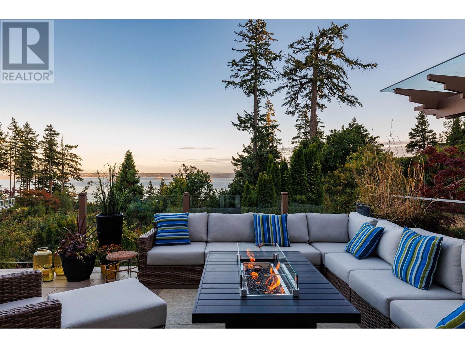 5084 Pinetree Crescent, West Vancouver, British Columbia  V7W 3B5 - Photo 5 - R2810346