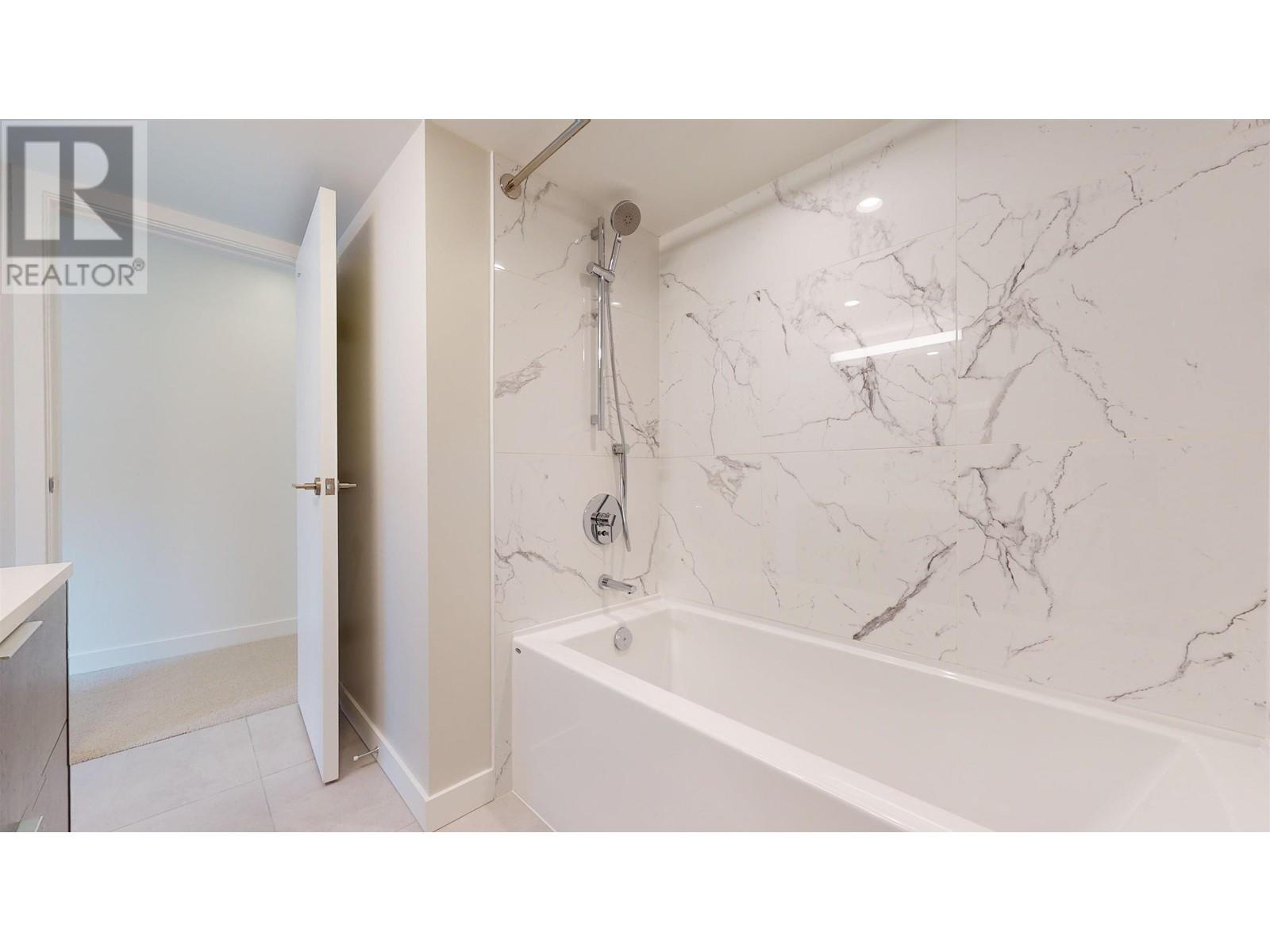 112 649 E 3rd Street, North Vancouver, British Columbia  V7L 1G6 - Photo 10 - R2821269