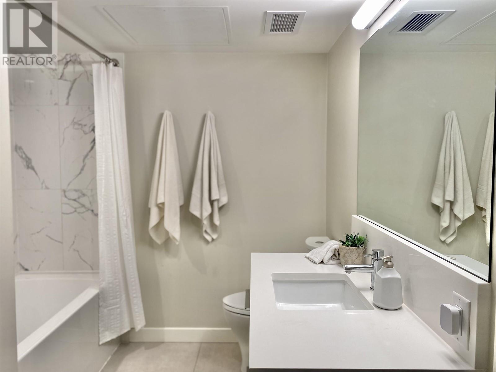 112 649 E 3rd Street, North Vancouver, British Columbia  V7L 1G6 - Photo 11 - R2821269