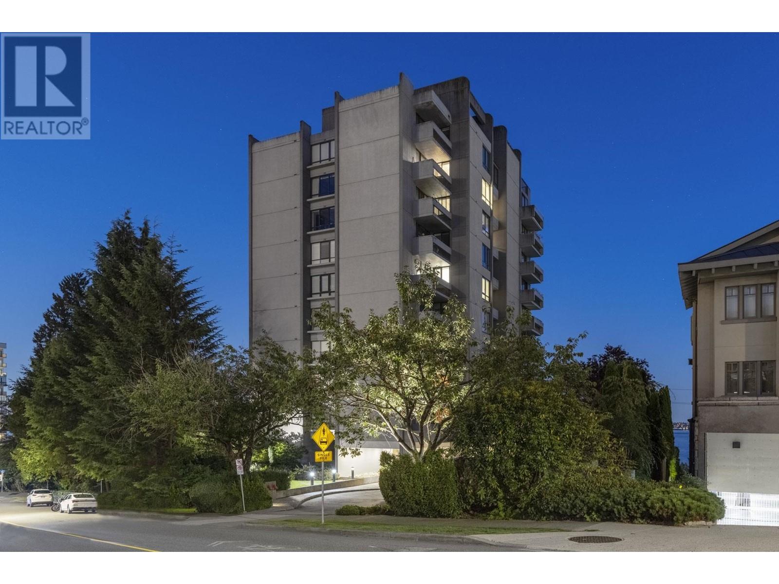 302 1930 BELLEVUE AVENUE, west vancouver, British Columbia