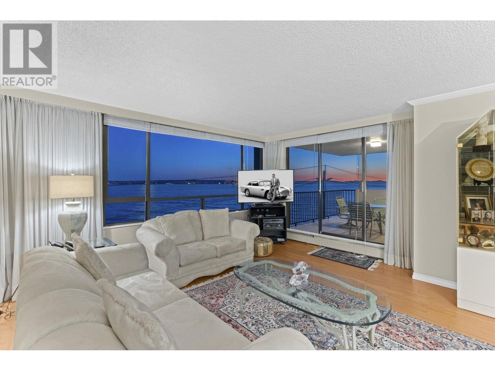 302 1930 Bellevue Avenue, West Vancouver, British Columbia  V7V 1B5 - Photo 2 - R2828179