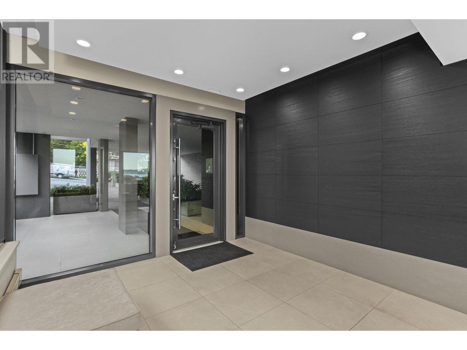 302 1930 Bellevue Avenue, West Vancouver, British Columbia  V7V 1B5 - Photo 34 - R2828179