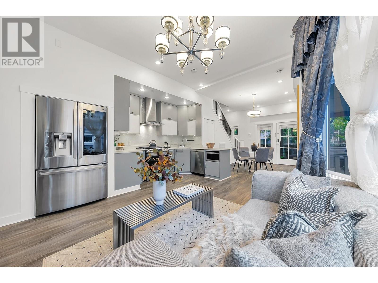 2486 W 8th Avenue, Vancouver, British Columbia  V6K 2B1 - Photo 3 - R2828192