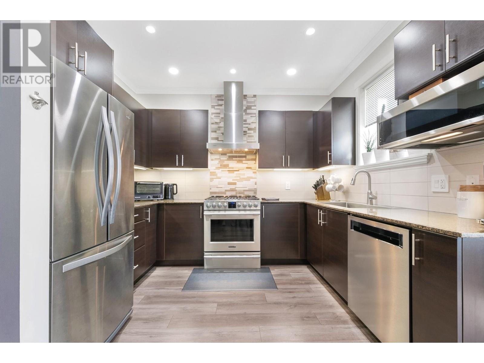 8 1211 Ewen Avenue, New Westminster, British Columbia  V3M 5E5 - Photo 6 - R2828196