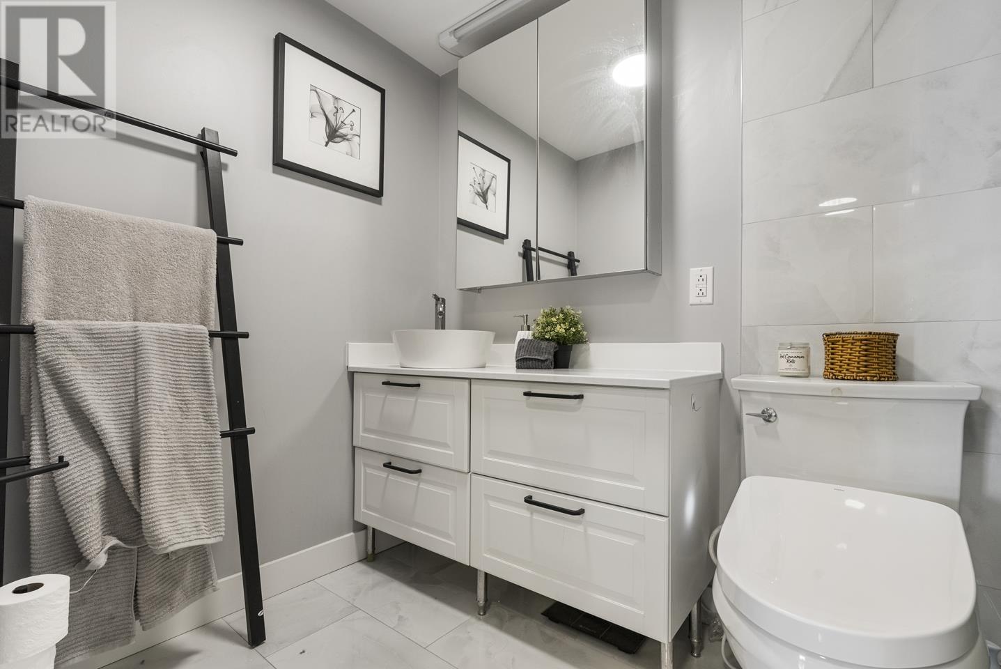 2202 3771 Bartlett Court, Burnaby, British Columbia  V3J 7G8 - Photo 10 - R2828026