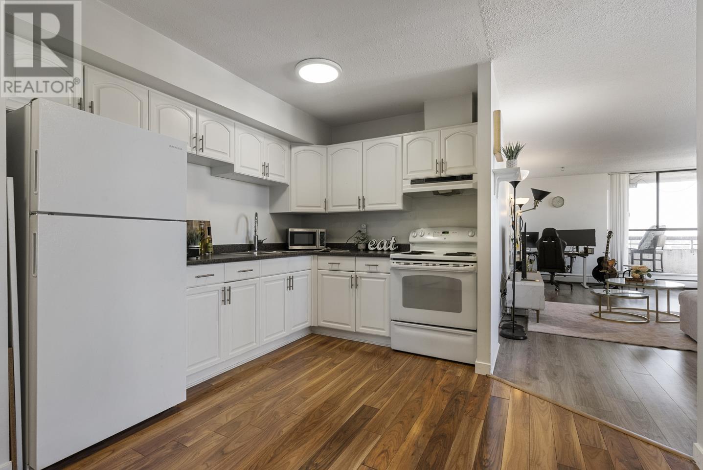 2202 3771 Bartlett Court, Burnaby, British Columbia  V3J 7G8 - Photo 7 - R2828026